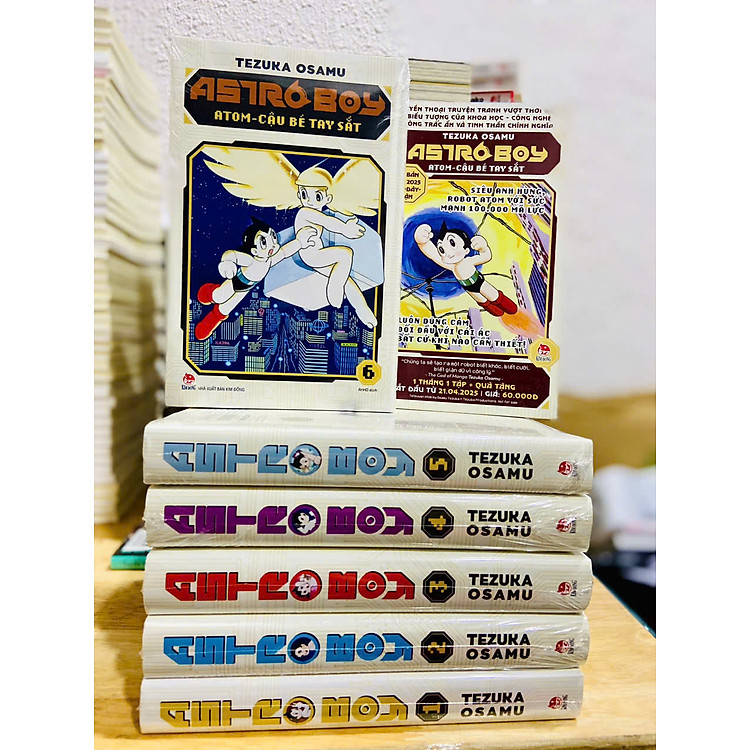 Truyện tranh Astro Boy (Atom - Cậu bé tay sắt) full 8 tập + Tặng kèm Lịch phát hành - Chang Book