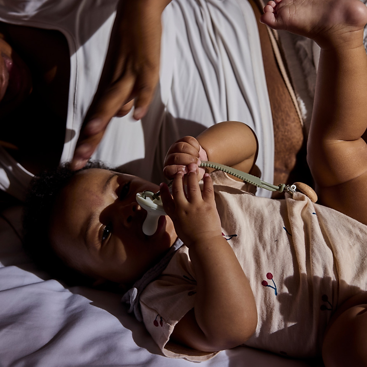 Ty Ngậm Mô Phỏng Ti Mẹ Cho Bé Giá tốt - Hình ảnh 3