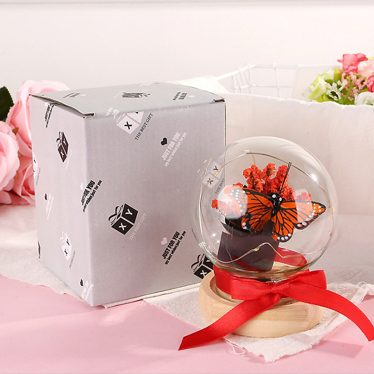Quả cầu hoa khô kèm bướm, bình thủy tinh đế gỗ có đèn phát sáng trang trí bàn học, bàn làm việc - quà tặng độc đáo, giao màu ngẫu nhiên 