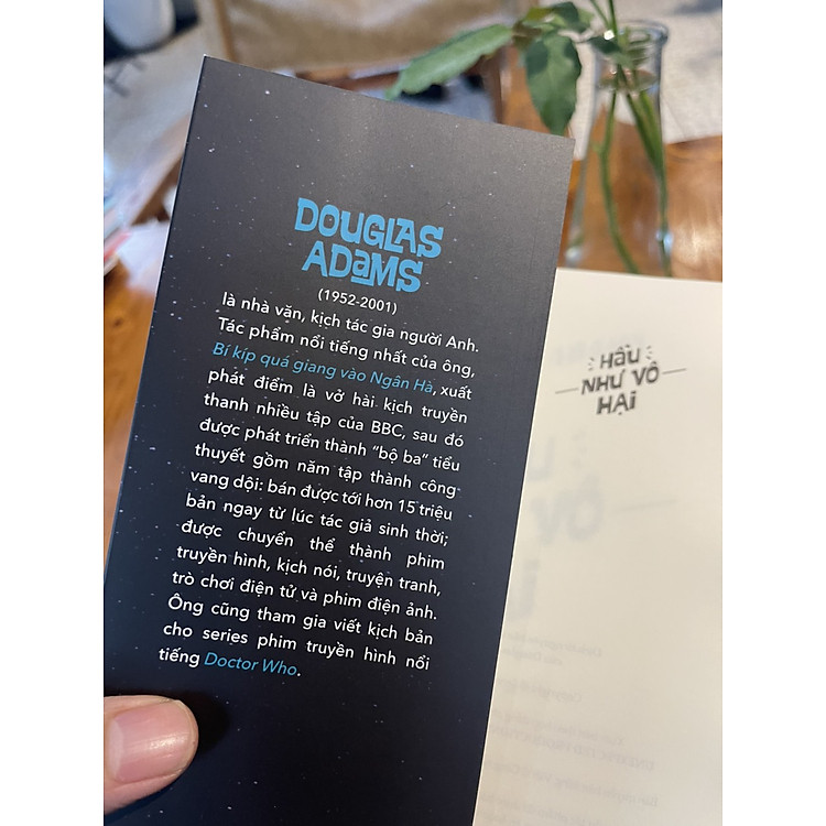 HẦU NHƯ VÔ HẠI & VĨNH BIỆT, CẢM ƠN VÌ ĐÃ CHO ĂN CÁ - Ảnh 2