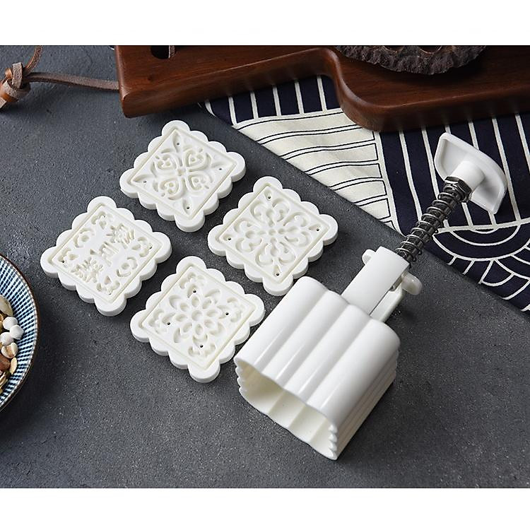 Khuôn bánh trung thu lò xo 4 mặt vuông 125G
