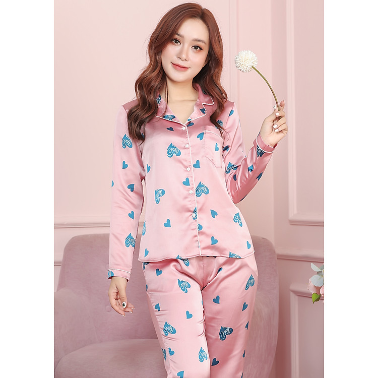 Bộ pijama lụa satin tay dài quần dài họa tiết hình trái tim cao cấp H075