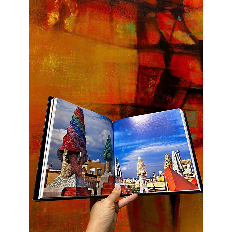 Gaudí by Marina Linares - Nghệ thuật tiếng Anh - Ảnh 5