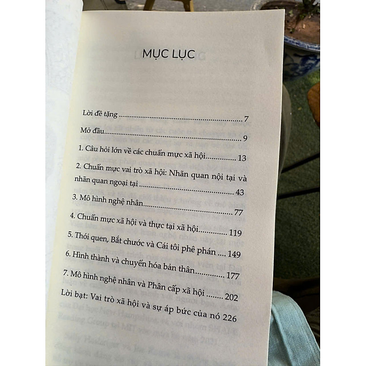 CHUẨN MỰC XÃ HỘI – Charlotte Witt - Ảnh 4