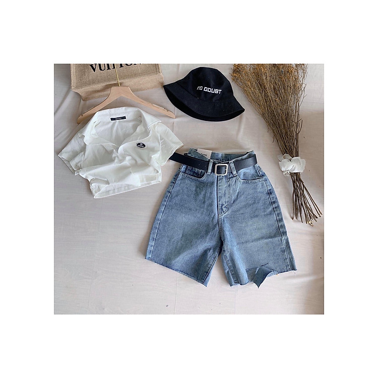 Set Quần Jeans Ngố Và Áo Croptop Năng Động