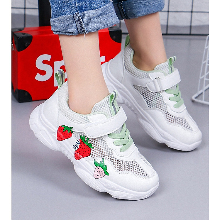 Giày thể thao hình quả dâu tây cho bé gái từ 4 đến 15 tuổi TTA24