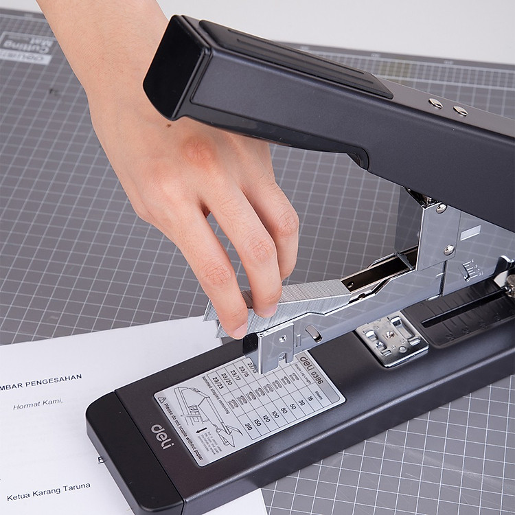 Hộp Đinh Ghim Dập 23/23 Deli 14 (210 tờ) - Ảnh 3