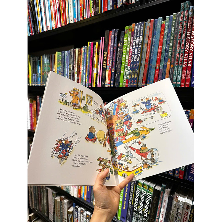 A Day at the Police Station - Ảnh 4