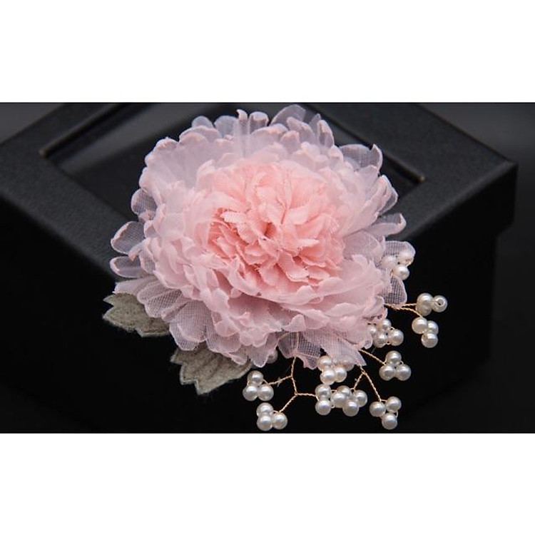 Cúc đại đoá cài áo