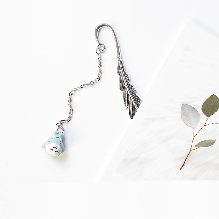 Bookmark Kẹp Sách Lông Vũ Kim Loại Phối Charm Totoro Quà Tặng Siêu Hot