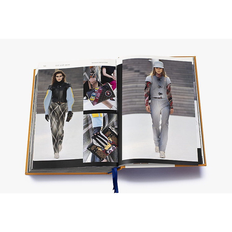 Artbook - Sách Tiếng Anh - Louis Vuitton Catwalk - Ảnh 6