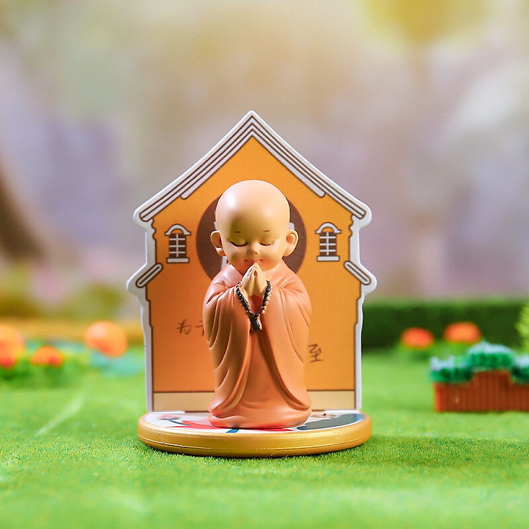 Tượng Chú Tiểu Vàng Yêu Đời An Yên Có Phối Cảnh Trang Trí Decord_ Hàng chính hãng