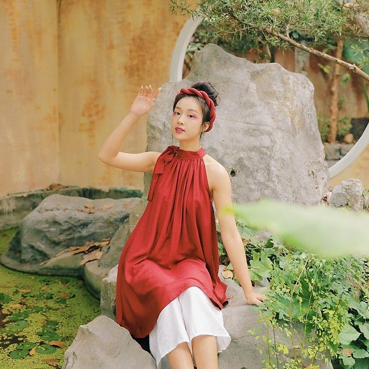 SET ÁO DÀI ĐỎ MÀU ĐỎ ĐÔ CÁCH TÂN KÈM QUẦN TRẮNG