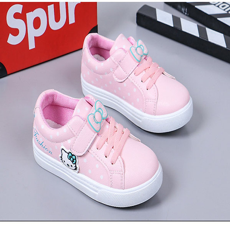 Giày bata bé gái xinh xắn