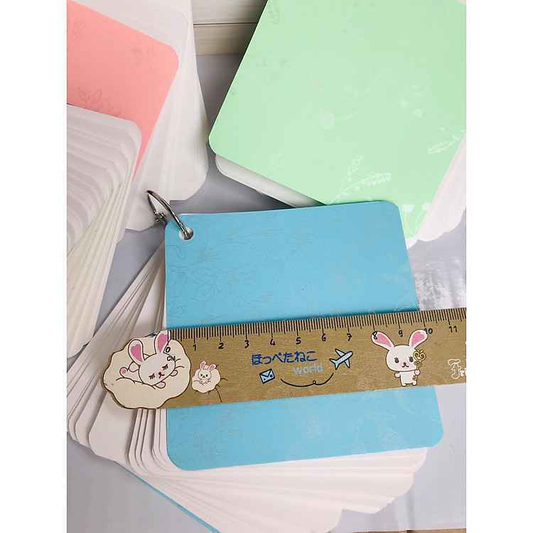 Combo 2 tập Flashcard trắng khổ lớn 10x10cm dày đẹp (100 thẻ+ 2 khoen móc) định lượng 350gsm 100 thẻ dày 5cm. Flashcard trắng 100 thẻ khổ lớn 10x10cm tặng kèm 2 khoen móc. Flasshcard trắng khổ lớn dùng để học hoặc vẽ