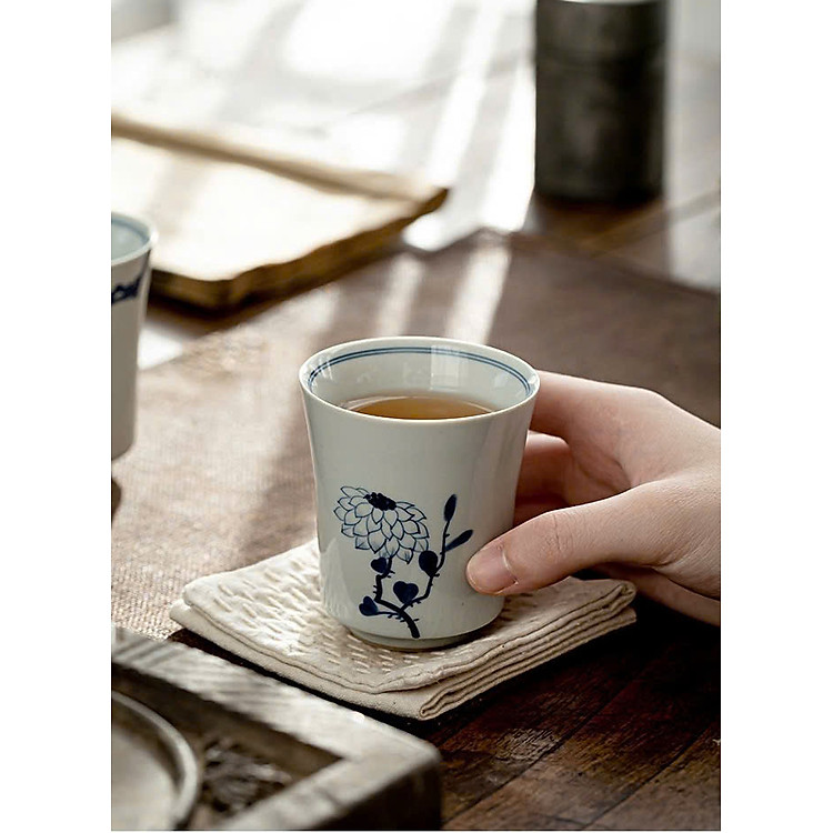 CHÉN UỐNG TRÀ SỨ CẢNH ĐỨC - HỌA TIẾT TỨ QUÝ VẼ TAY - 100ML - CHÉN TRÀ CAO CẤP - VIỆT LONG TRÀ
