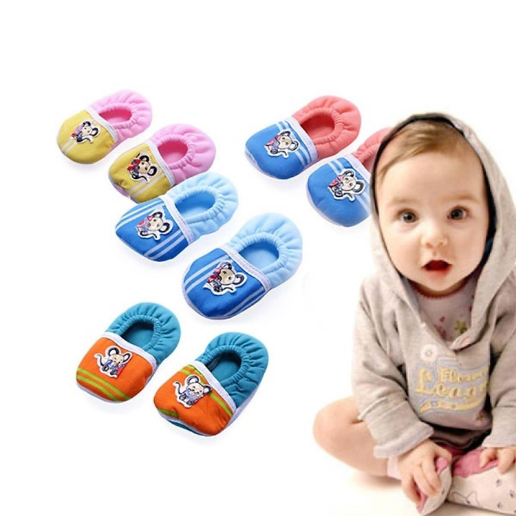 set 10 Đôi Giày Vải Giữ Ấm Cho Bé - 12 tháng