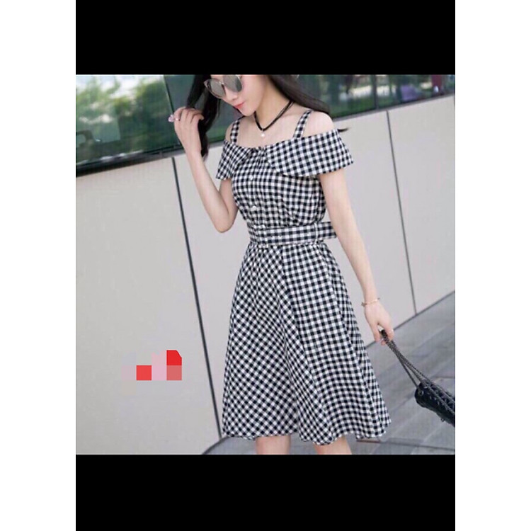 Đầm xòe ca rô bệt vai kèm đai lưng