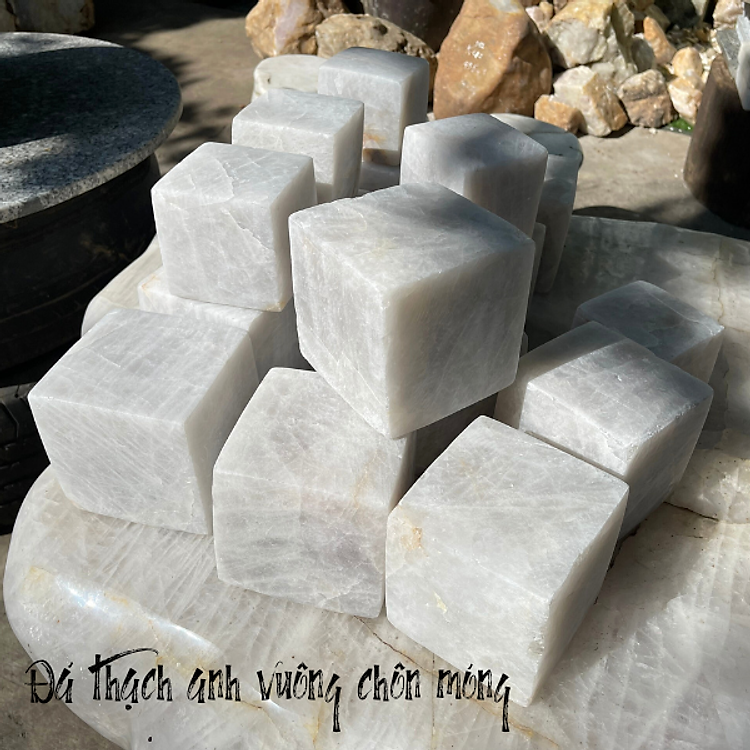 Chôn đá thạch anh dưới nền nhà NHASAN trấn trạch, nâng cao sinh khí