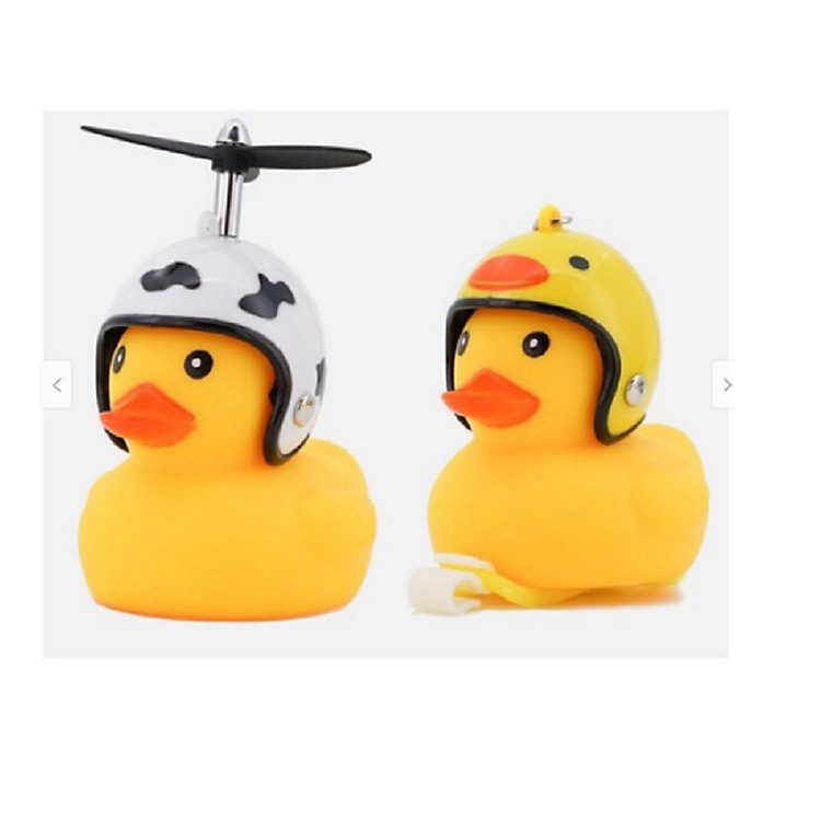 Vịt gắn xe đội mũ bảo hiểm