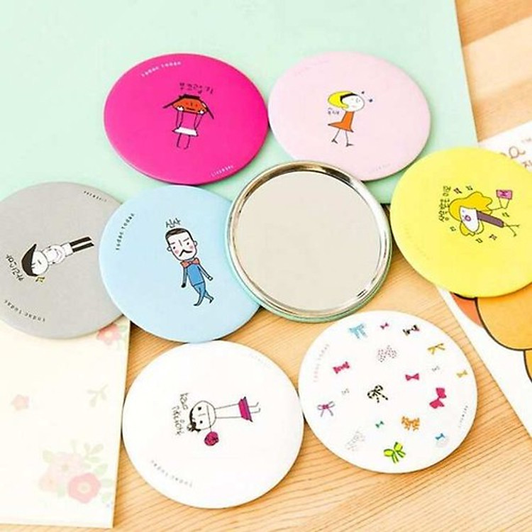 Gương mini cầm tay 7cm nhiều họa tiết (giao hình ngẫu nhiên)