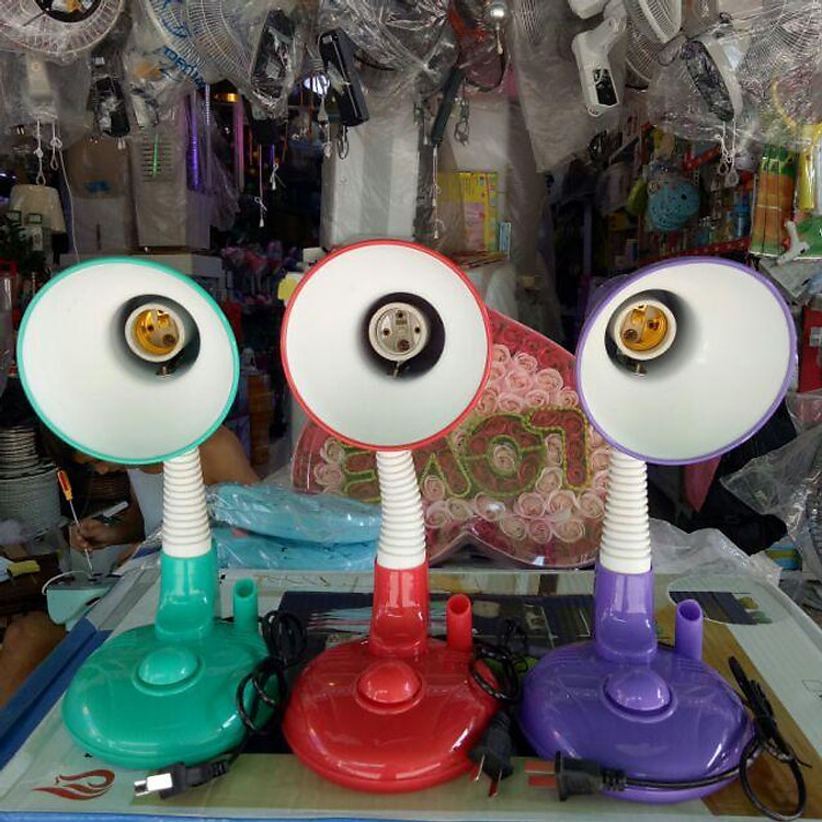 Đèn học chống cận vặn chiết áp