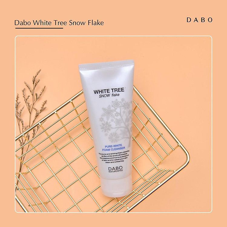 Sữa rửa mặt cây tuyết trắng có hạt massage Dabo White Tree Snow Flake 150ml