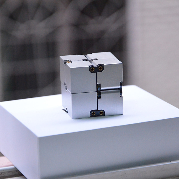 Khối Vuông Infiniti Cube Kim Loại - Màu Đen - Ảnh 3