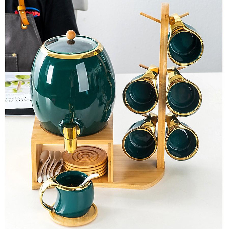 Bộ ấm trà, bộ chum sứ xanh cổ vịt viền vàng 3l kèm 6 cốc sứ và khay gỗ treo phong cách Bắc Âu