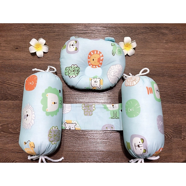 Một Bộ gối nằm và gối chặn bông giành cho bé trai, bé gái sơ sinh (giao mẫu ngẫu nhiên), vãi mềm, thoáng mát, phù hợp với làn da nhạy cảm của bé, Họa tiết hoạt hình ngộ nghĩnh, màu sắc tươi sáng