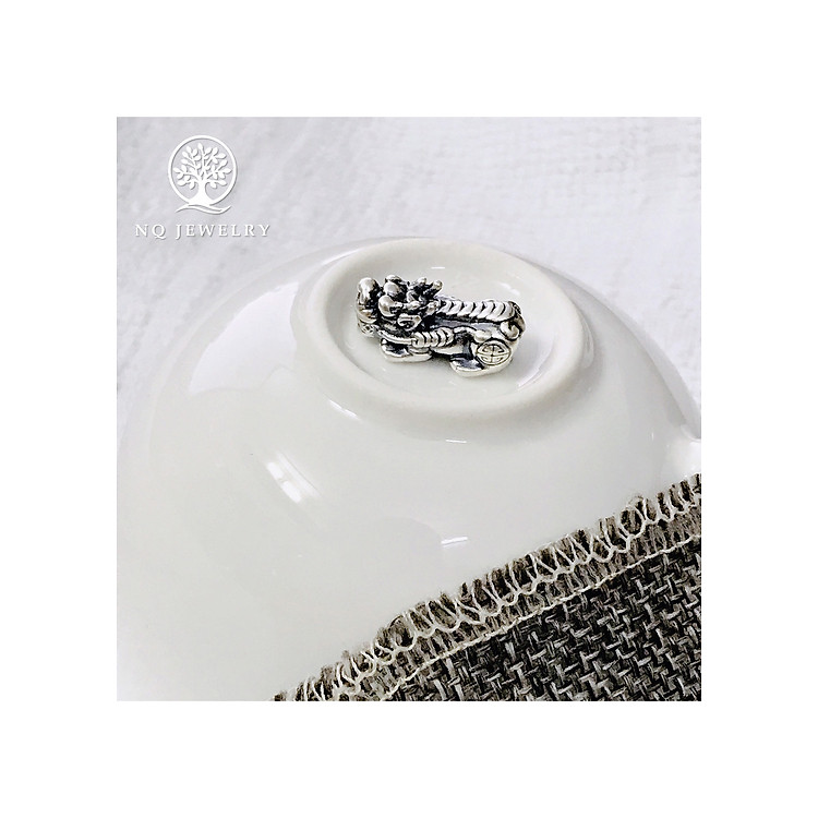 Charm bạc hình tỳ hưu bạc thái xỏ ngang kiểu 4 - Ngọc Quý Gemstones