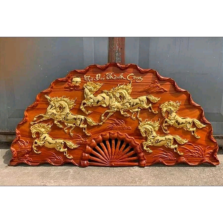 Tranh treo tường cánh quạt trạm khắc mã đáo thành công bằng gỗ hương đỏ kt 50×100×4.5cm
