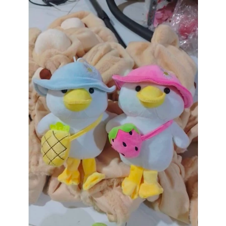 Mua tại MyKingdom: Thú nhồi bông vịt đeo túi 22cm - Ngập tràn khuyến mãi