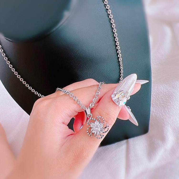 Dây chuyền công khế kèm mặt hoa xoáy siêu đẹp không đen không gỉ