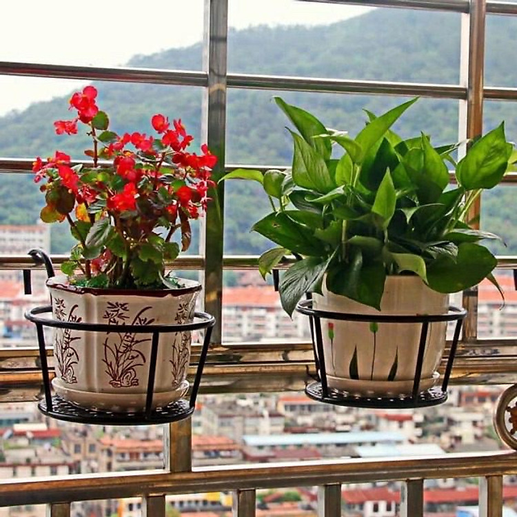 Set 2 giỏ sắt treo chậu cây , kệ để chậu hoa , cây cảnh , có móc treo ngoài ban công xinh xắn tiện lợi