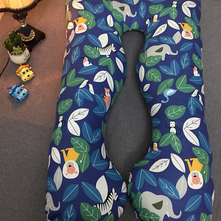 Gối ôm chữ U đa năng cho bà bầu - Lá Rừng - Tặng kèm 1 móc khóa Houston