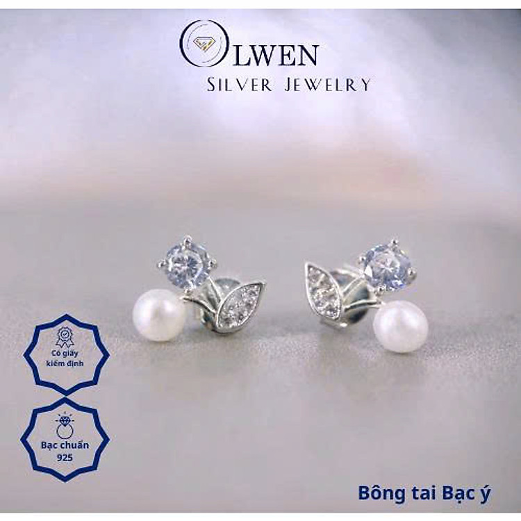 Bông tai nụ bạc Ý với thiết kế độc đáo, kết hợp hài hòa giữa hình ảnh lá cây và viên ngọc trai, nhẹ nhàng, tinh tế, phong cách sang trọng, phù hợp đi làm, đi tiệc - BM353.2