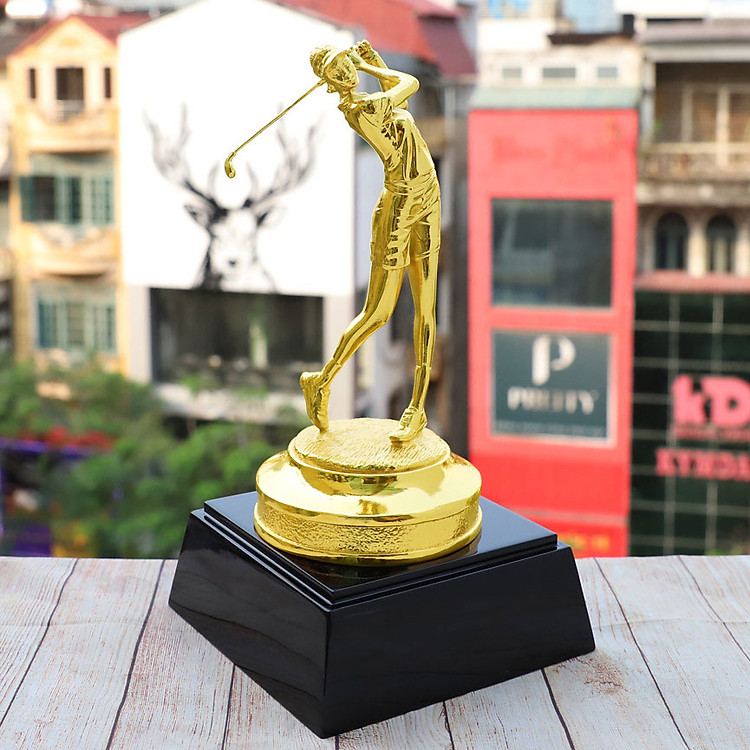 Tượng Nữ Chơi Golf Mạ Vàng - Ảnh 2