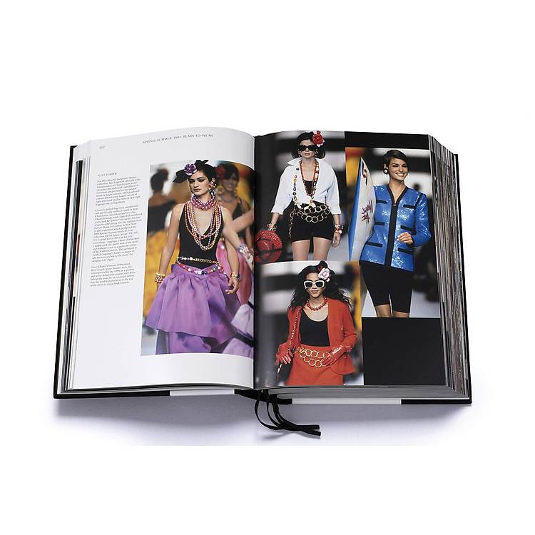 Artbook - Sách Tiếng Anh - Chanel Catwalk - Ảnh 3