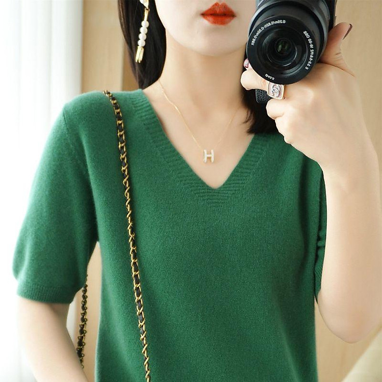 - Áo len dệt kim tay lỡ cổ tim chữ V mẫu 2022