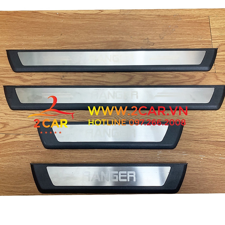 ỐP BẬC CHÂN NGOÀI NHỰA ĐEN FORD RANGER 2015-2021, nhựa đen siêu đẹp