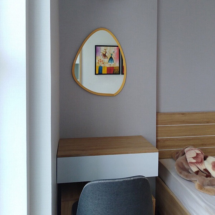 Gương bàn trang điểm hình viên đá