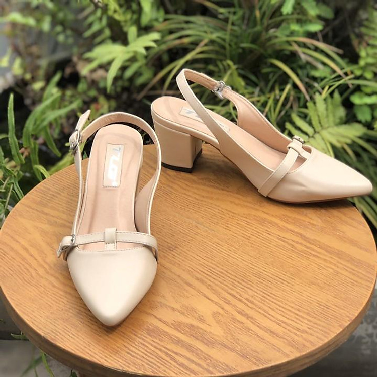 Giày nữ bít mũi hot trend trẻ trung năng động 20797