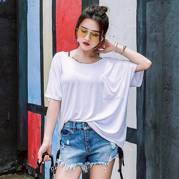 Áo thun KIỂU nữ hở lưng cổ tròn from rộng