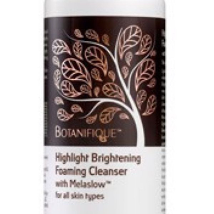Sữa rửa mặt tạo bọt trắng sáng da Botanifique – highlight brightening foaming cleanser