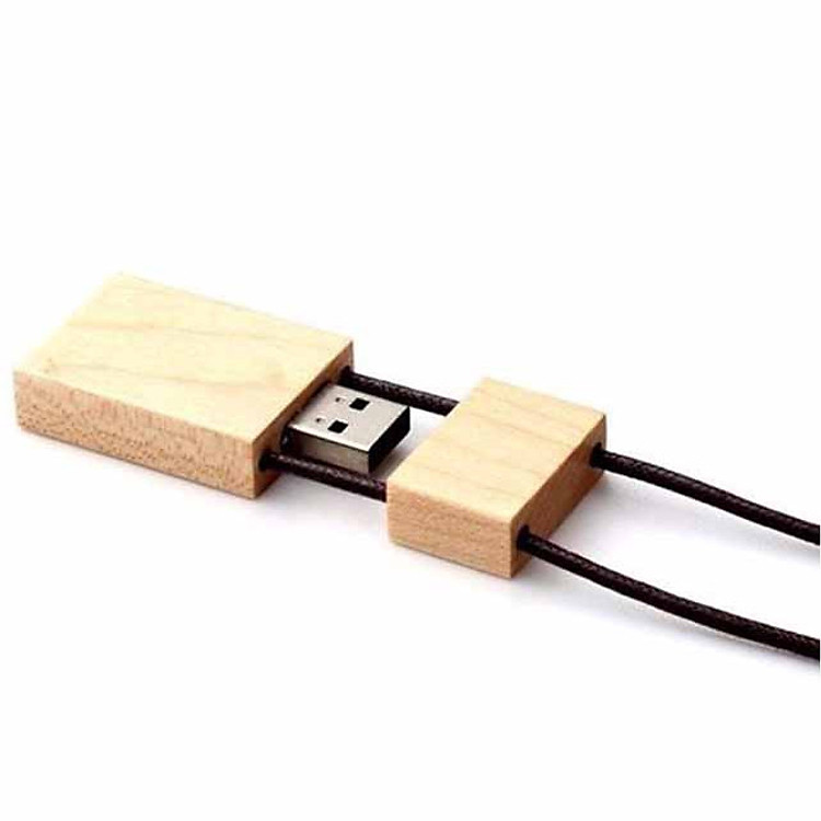 USB gỗ thông 8GB mẫu có dây đeo