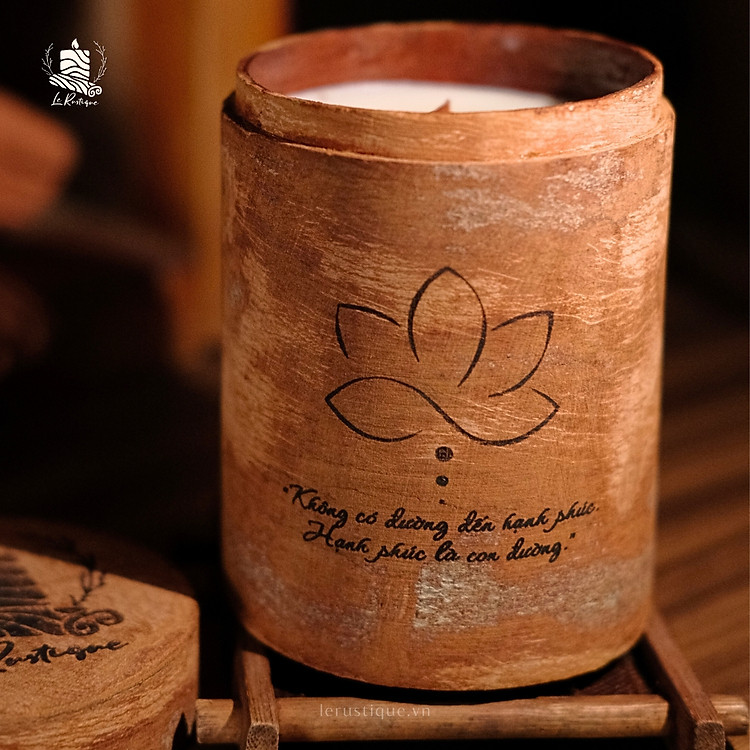 Nến Thơm Thủ Công Le Rustique - Khắc Hình Đức Phật - Loại 200g - 9 Mùi Hương - Hũ Nến Vỏ Quế Tự Nhiên - Nến Thơm Thư Giãn - Nến Thơm Trị Liệu - Nến Thơm Ngủ Ngon