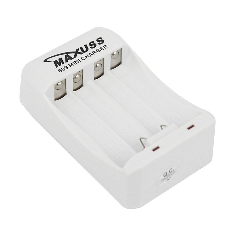 A C100-240 V Mini 4 Slots B-attery Cell C-harger for AA AAA Portable Outdoor Emergency Use