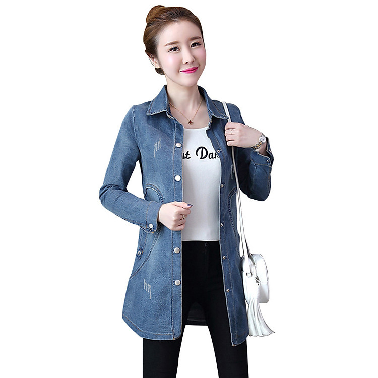 Áo khoác jean nữ form dài in chữ sau