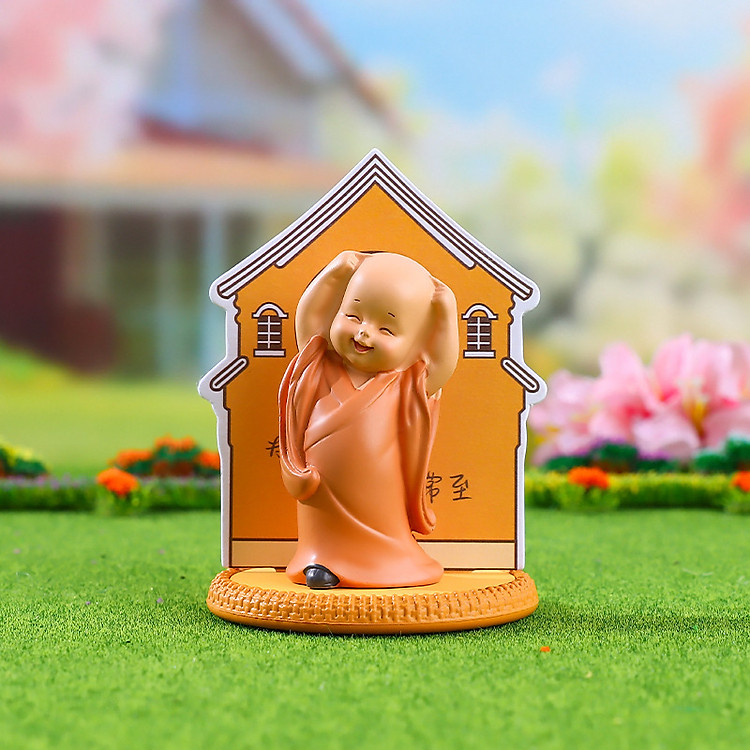 Tượng Chú Tiểu Vàng Yêu Đời An Yên Có Phối Cảnh Trang Trí Decord_ Hàng chính hãng